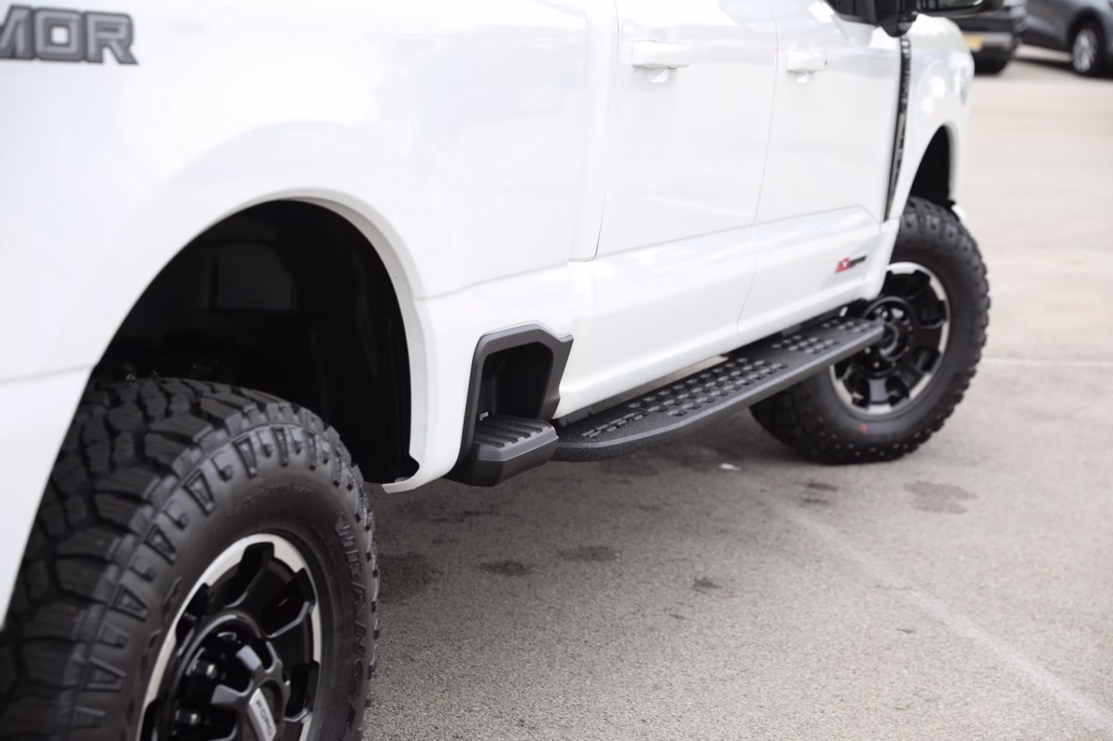 2026 Star White Metallic Tri-Coat Ford Super Duty F-250 SRW LARIAT 4X4 Truck