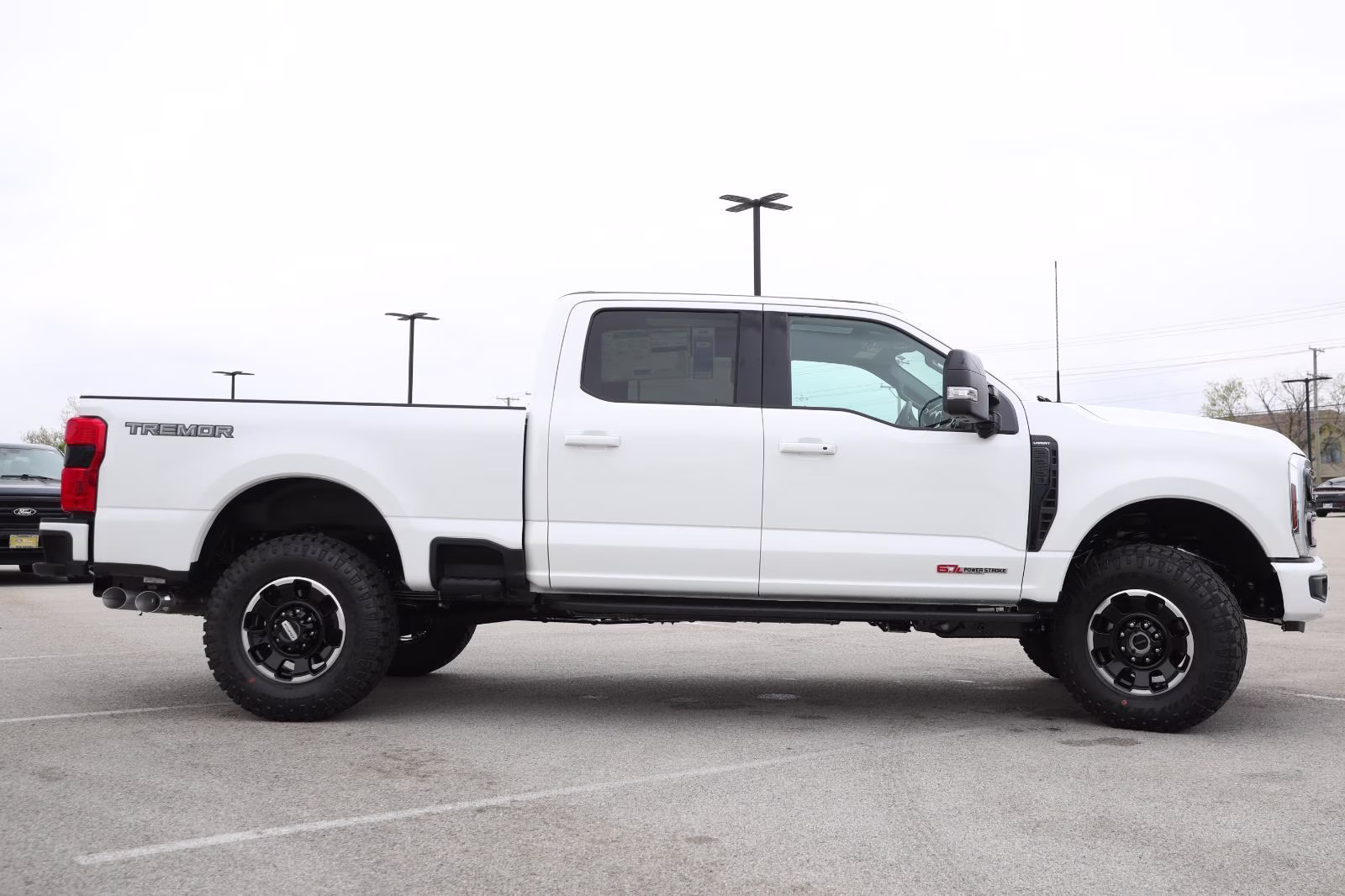 2026 Star White Metallic Tri-Coat Ford Super Duty F-250 SRW LARIAT 4X4 Truck