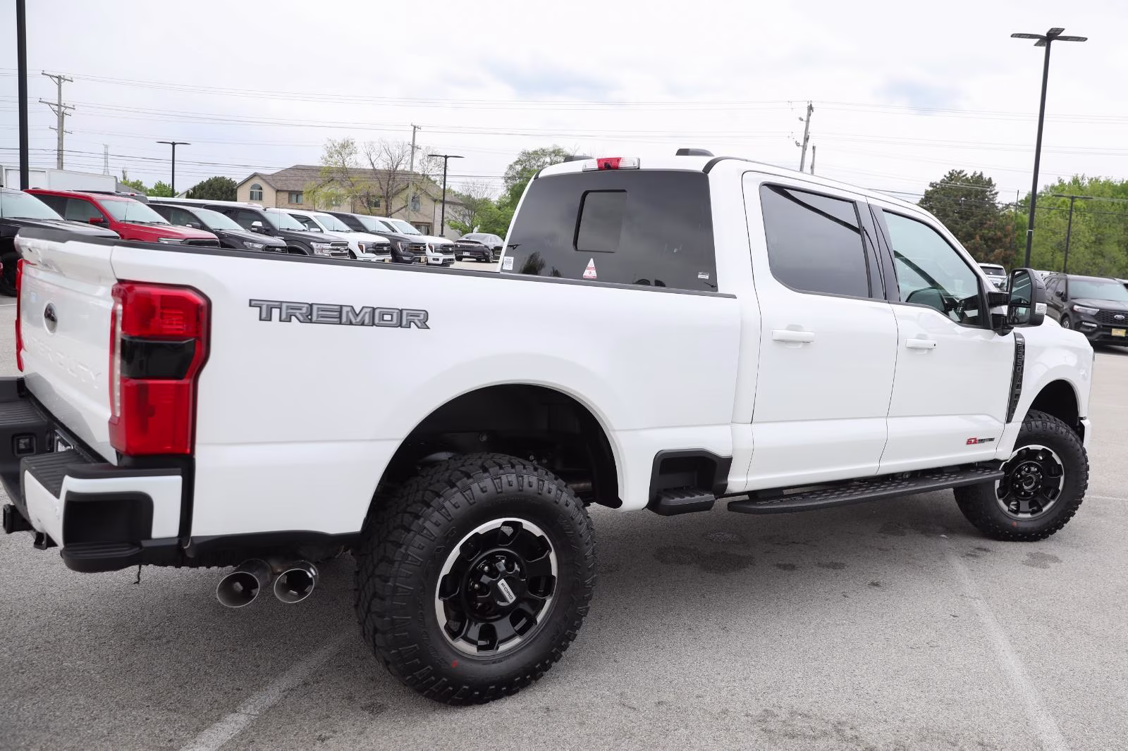 2026 Star White Metallic Tri-Coat Ford Super Duty F-250 SRW LARIAT 4X4 Truck