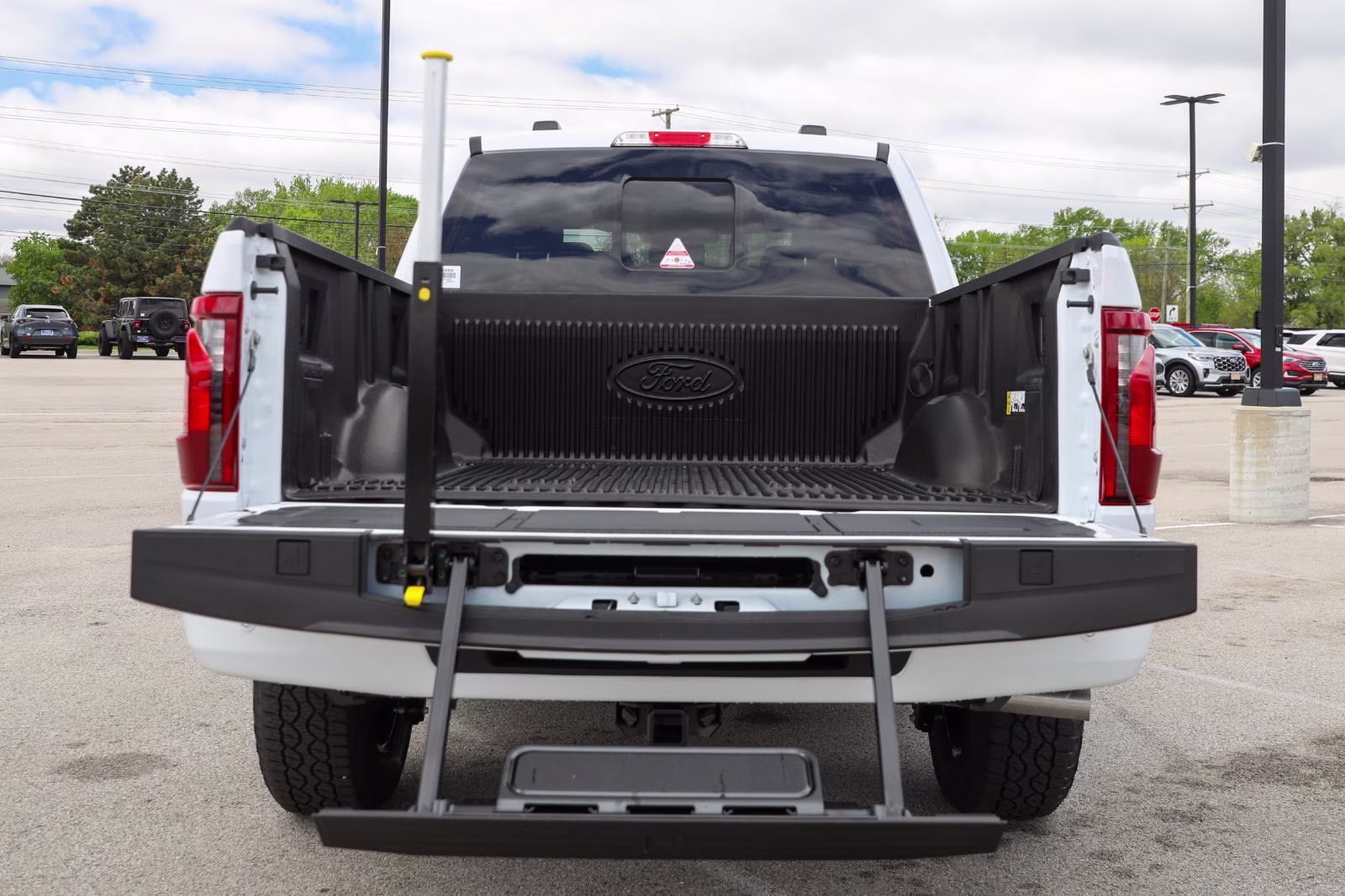 2026 Oxford White Ford F-150 XLT 4X4 Truck