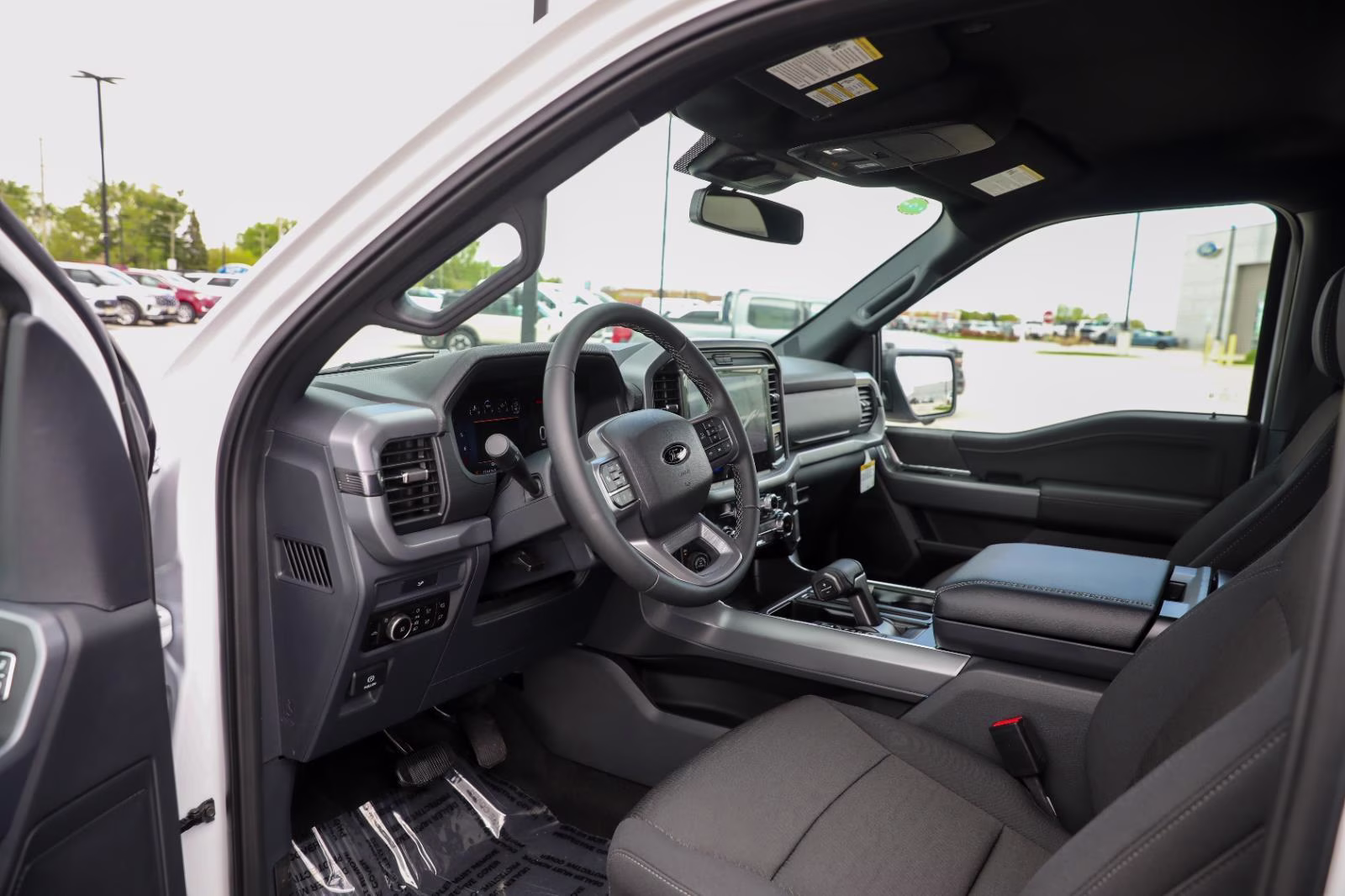 2026 Oxford White Ford F-150 XLT 4X4 Truck