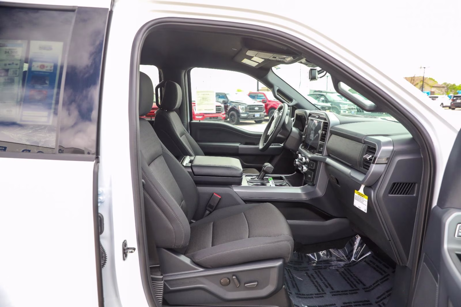 2026 Oxford White Ford F-150 XLT 4X4 Truck