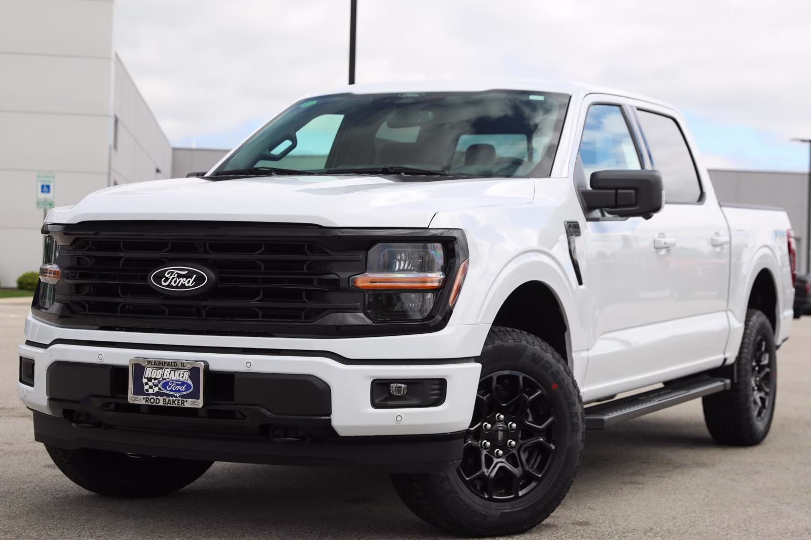 2026 Oxford White Ford F-150 XLT 4X4 Truck
