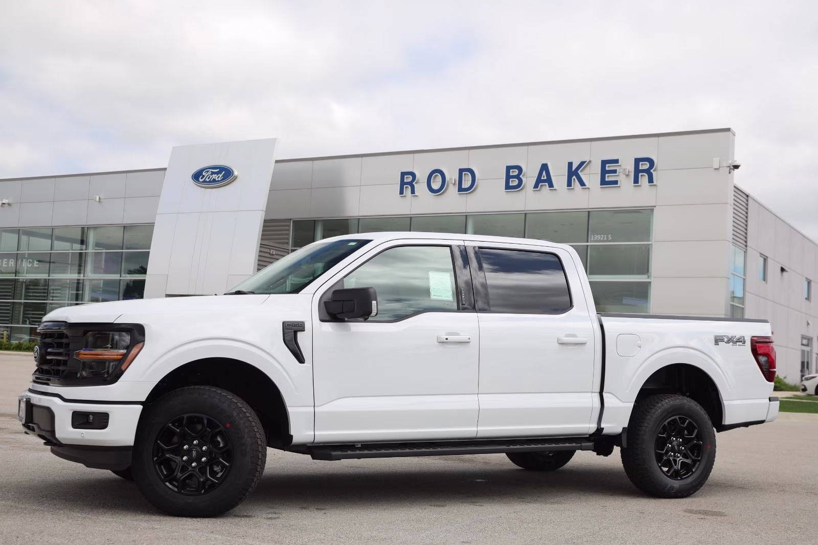 2026 Oxford White Ford F-150 XLT 4X4 Truck