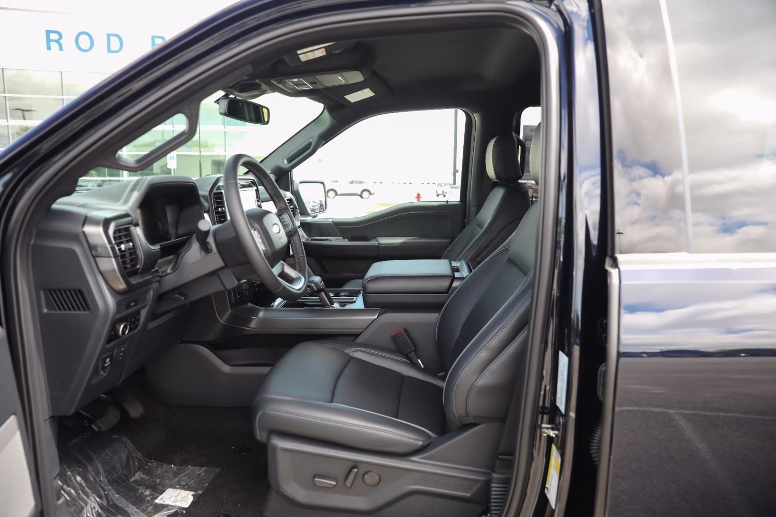 2026 Antimatter Blue Metallic Ford F-150 LARIAT 4X4 Truck