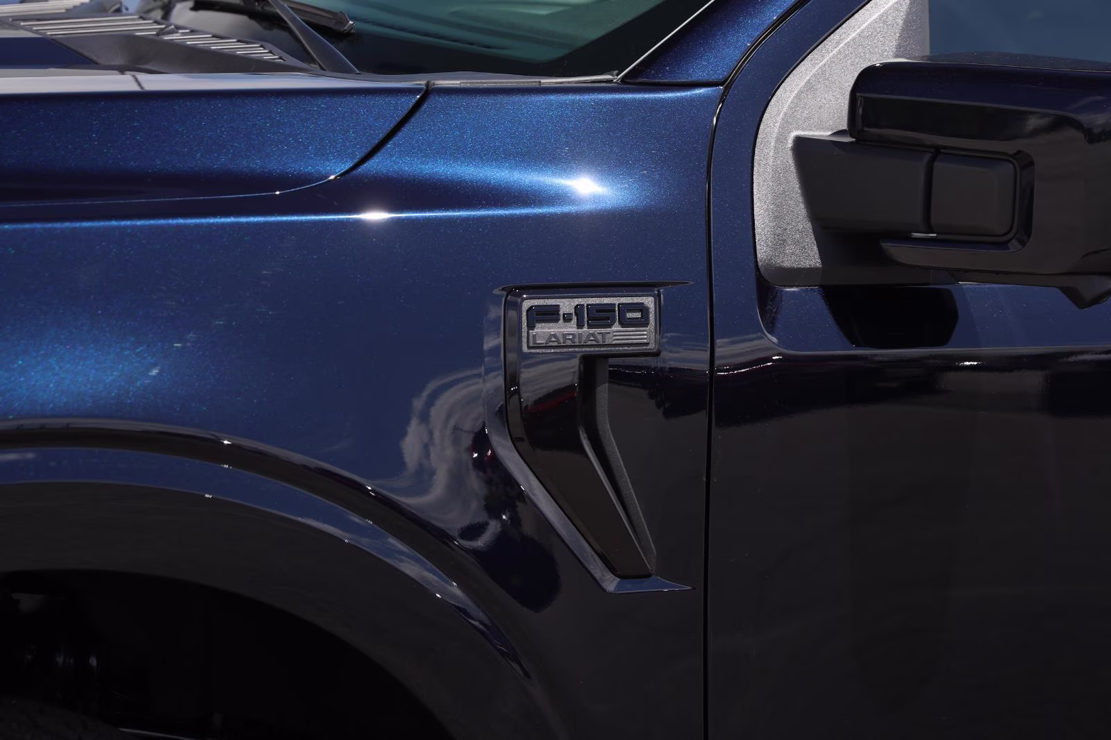 2026 Antimatter Blue Metallic Ford F-150 LARIAT 4X4 Truck