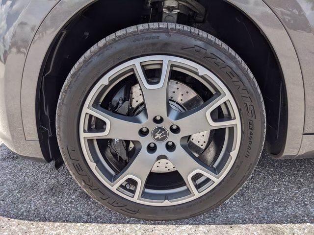 2023 Grigio Maserati Levante Modena AWD SUV