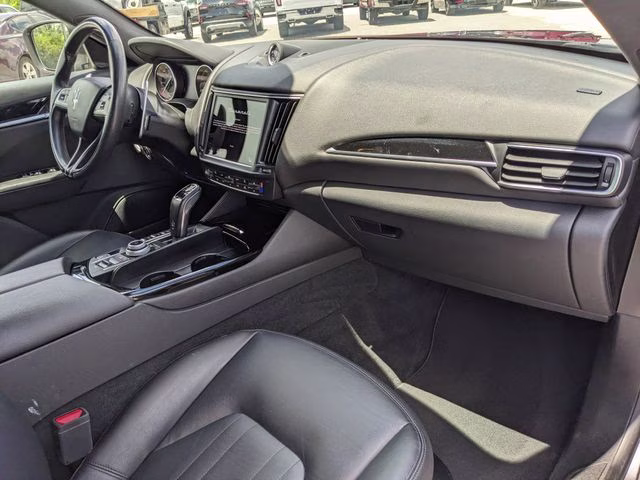 2023 Grigio Maserati Levante Modena AWD SUV