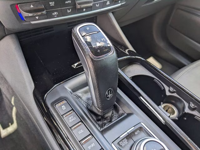 2023 Grigio Maserati Levante Modena AWD SUV