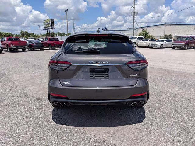2023 Grigio Maserati Levante Modena AWD SUV