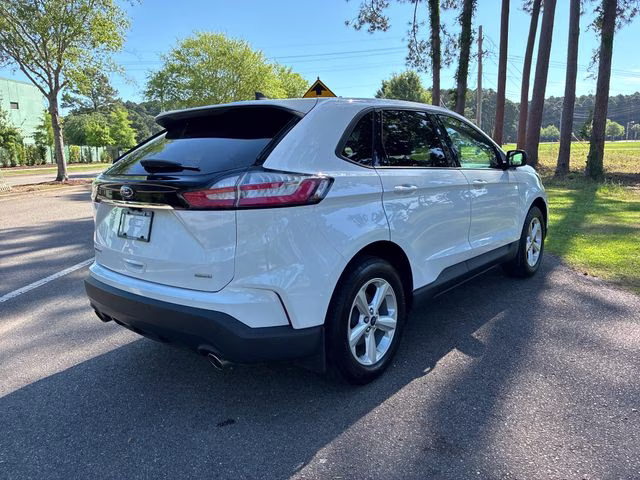 2020 Oxford White Ford Edge SE FWD SUV
