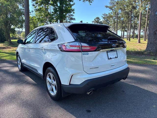 2020 Oxford White Ford Edge SE FWD SUV