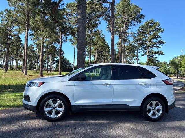 2020 Oxford White Ford Edge SE FWD SUV