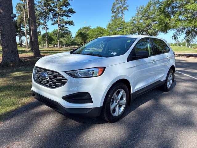 2020 Oxford White Ford Edge SE FWD SUV