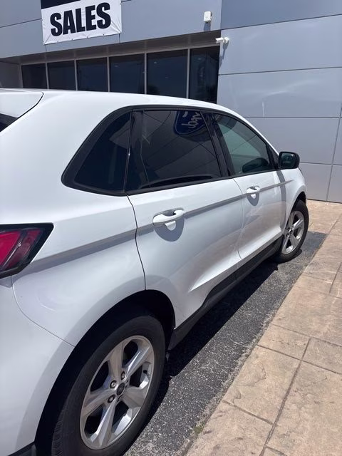 2020 Oxford White Ford Edge SE FWD SUV
