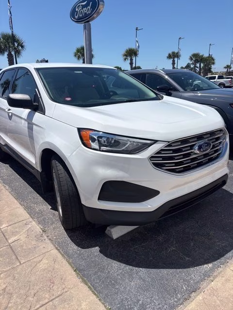 2020 Oxford White Ford Edge SE FWD SUV