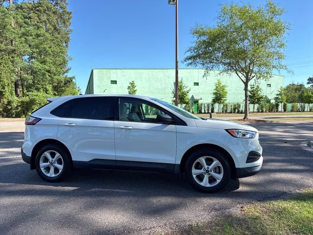 2020 Oxford White Ford Edge SE FWD SUV