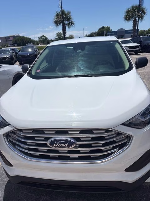 2020 Oxford White Ford Edge SE FWD SUV