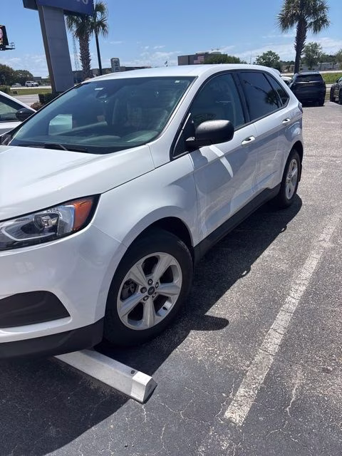 2020 Oxford White Ford Edge SE FWD SUV