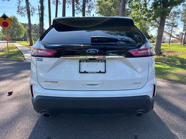 2020 Oxford White Ford Edge SE FWD SUV