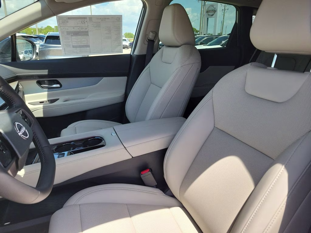 2026 Everest White Pearl Tricoat Nissan Murano SL AWD SUV