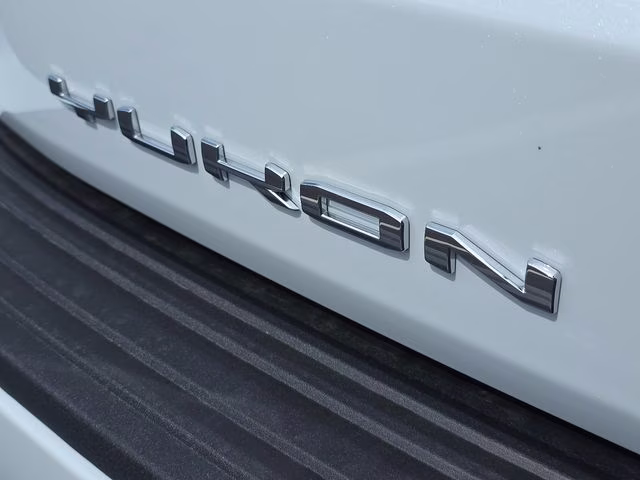 2026 Glacier White Tricoat GMC Yukon Denali 4X4 SUV