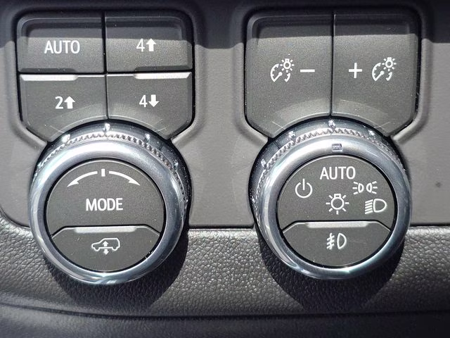 2026 Glacier White Tricoat GMC Yukon Denali 4X4 SUV