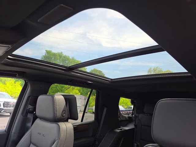 2026 Glacier White Tricoat GMC Yukon Denali 4X4 SUV