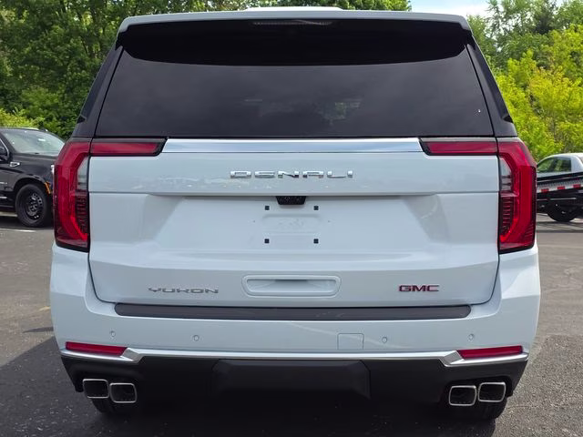 2026 Glacier White Tricoat GMC Yukon XL Denali 4X4 SUV