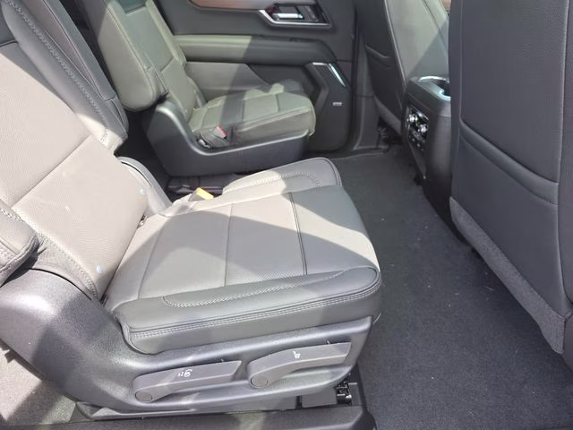2026 Glacier White Tricoat GMC Yukon XL Denali 4X4 SUV