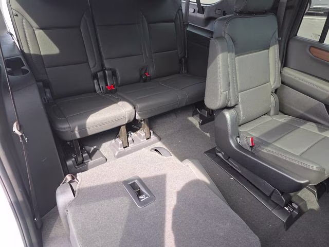 2026 Glacier White Tricoat GMC Yukon XL Denali 4X4 SUV