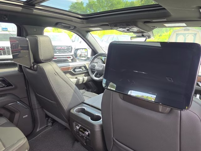 2026 Glacier White Tricoat GMC Yukon XL Denali 4X4 SUV