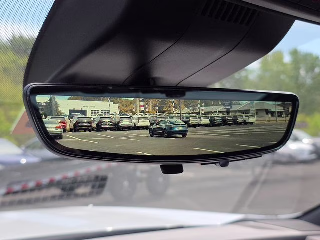 2026 Glacier White Tricoat GMC Yukon XL Denali 4X4 SUV