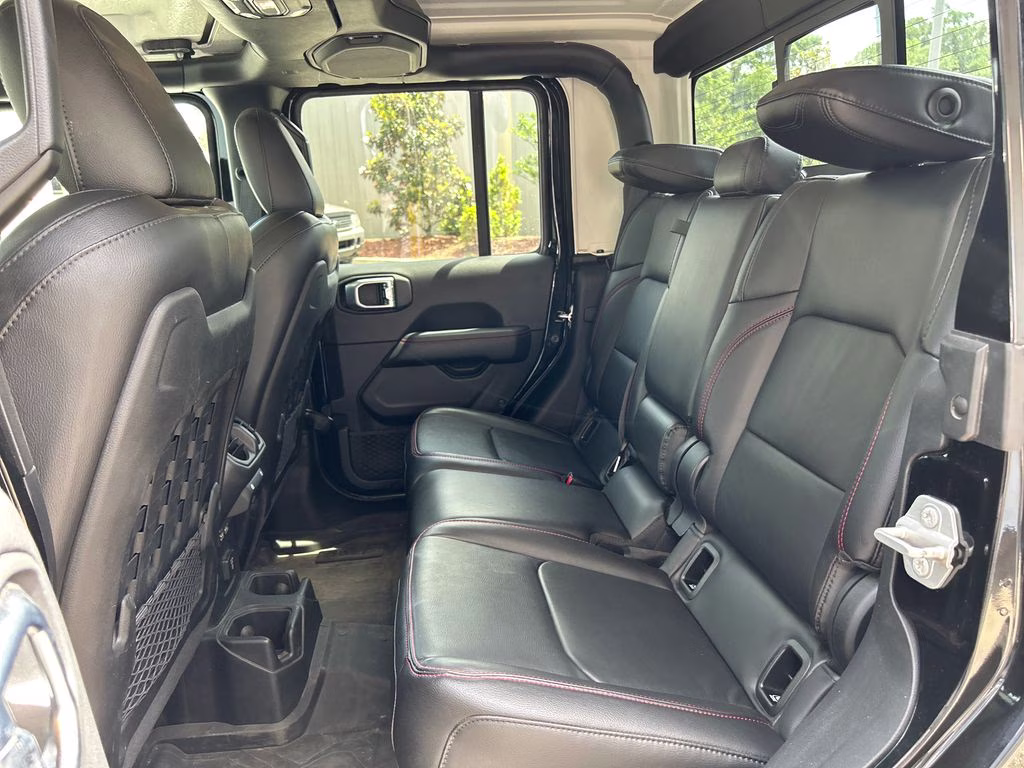 2023 Black Clearcoat Jeep Gladiator Rubicon 4X4 Truck