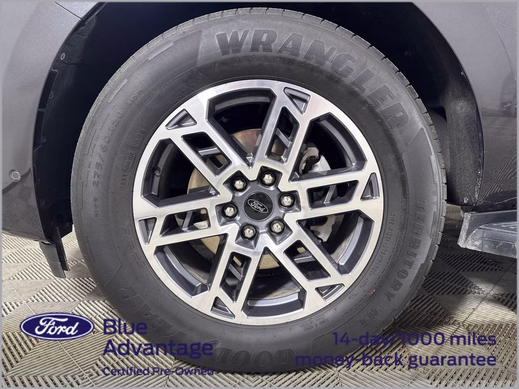 2025 Gray Metallic Ford Expedition Active RWD SUV