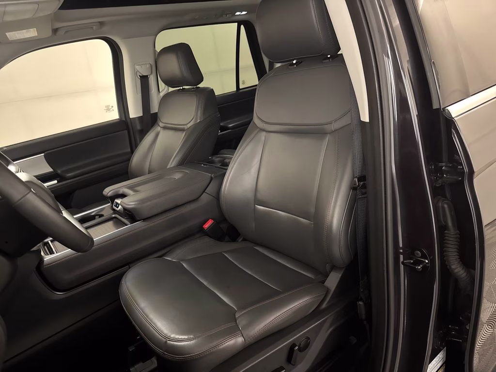 2025 Gray Metallic Ford Expedition Active RWD SUV