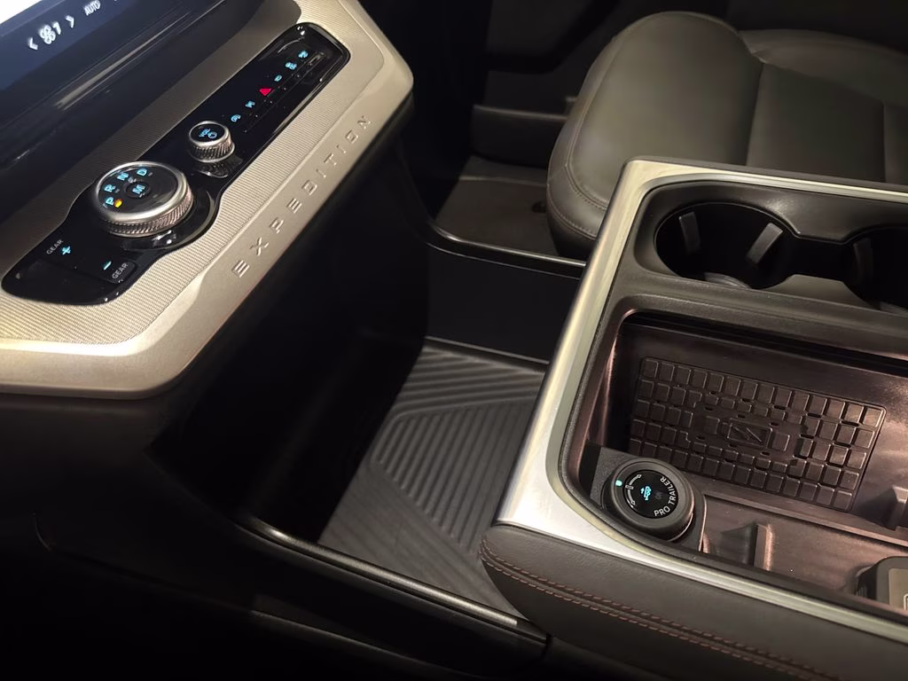 2025 Gray Metallic Ford Expedition Active RWD SUV