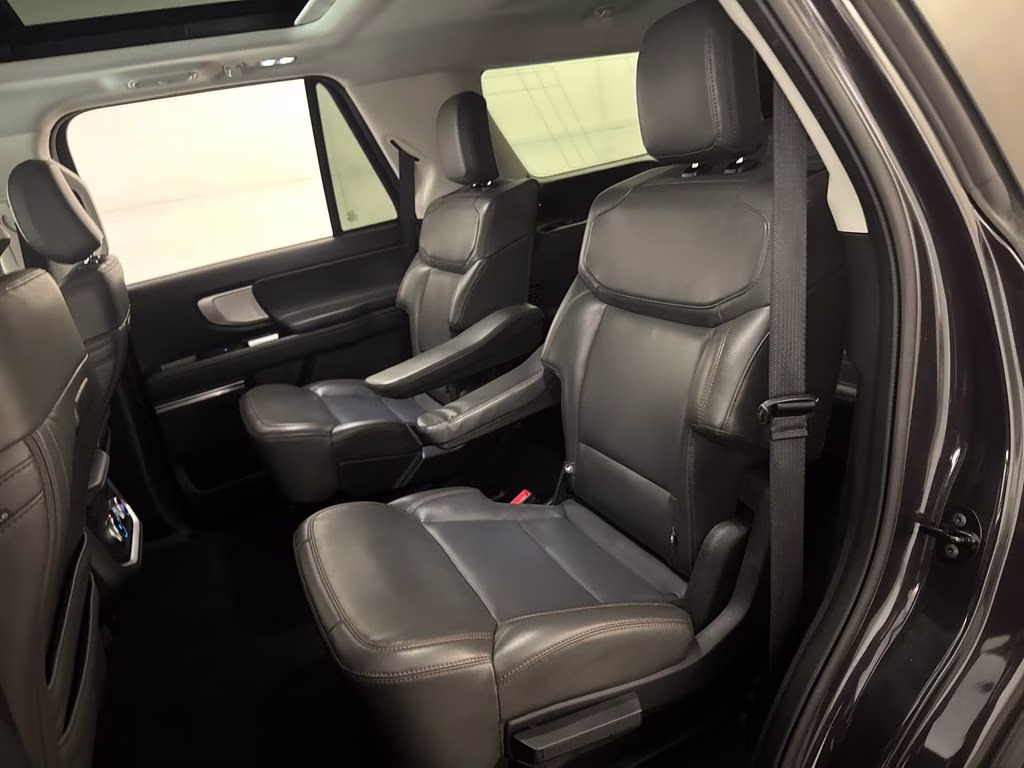 2025 Gray Metallic Ford Expedition Active RWD SUV