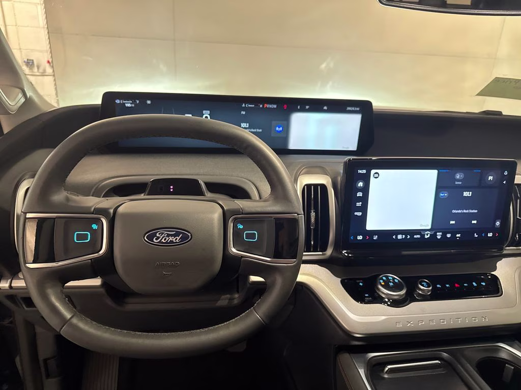 2025 Gray Metallic Ford Expedition Active RWD SUV