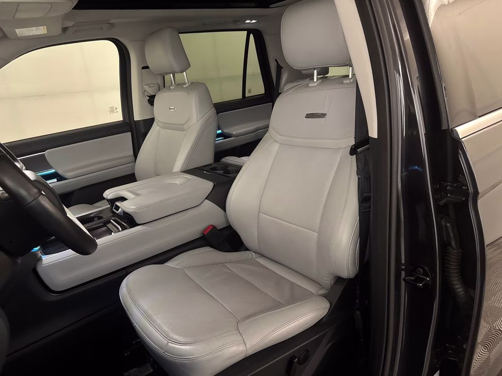 2025 Dark Matter Gray Metallic Ford Expedition Platinum 4X4 SUV