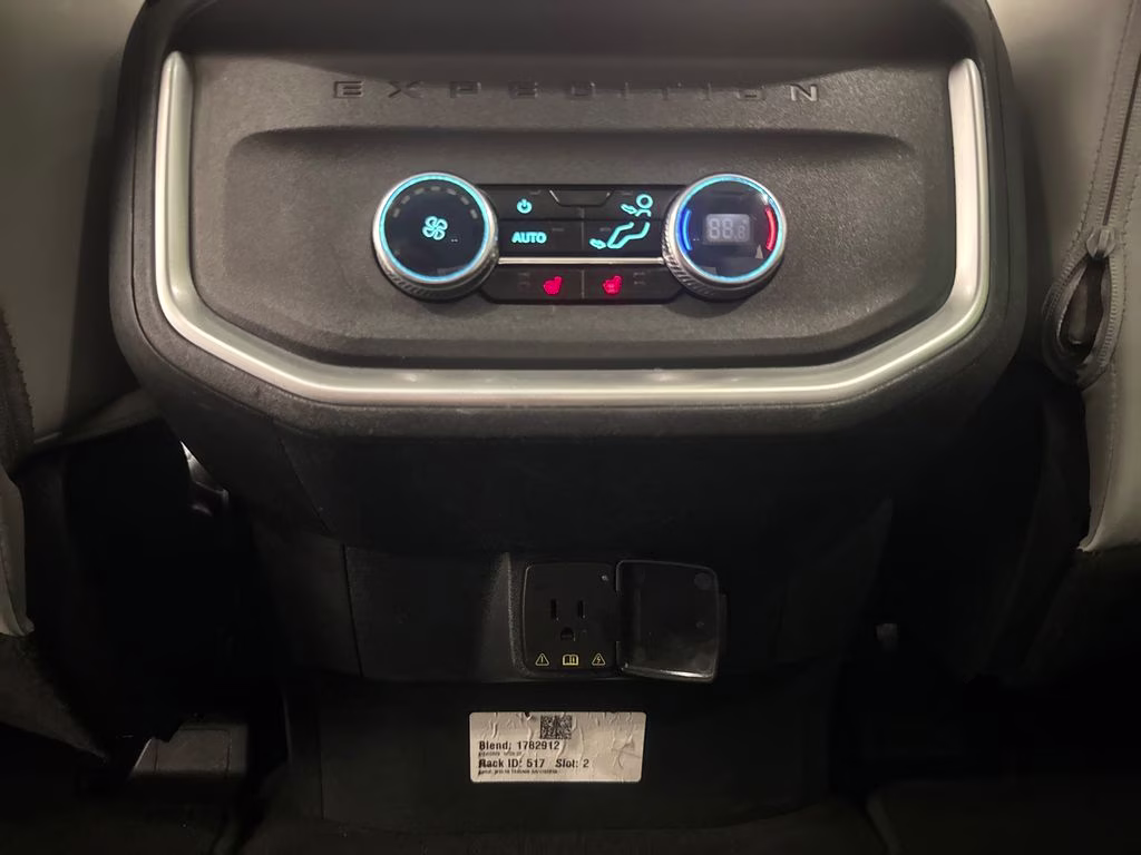 2025 Dark Matter Gray Metallic Ford Expedition Platinum 4X4 SUV
