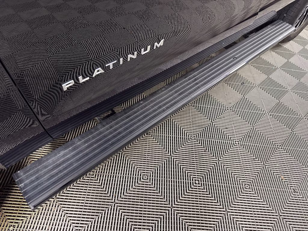 2025 Agate Black Metallic Ford Expedition Platinum 4X4 SUV