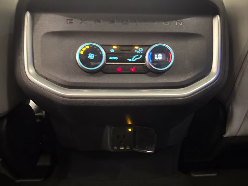 2025 Agate Black Metallic Ford Expedition Platinum 4X4 SUV