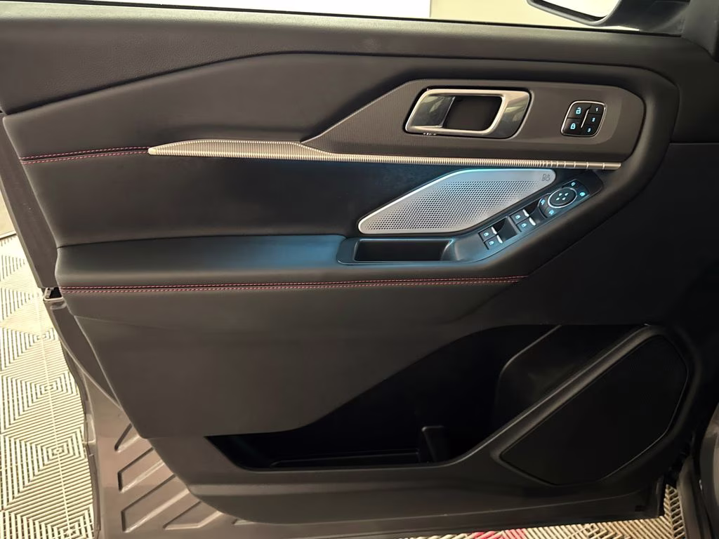 2025 Carbonized Gray Metallic Ford Explorer ST 4X4 SUV