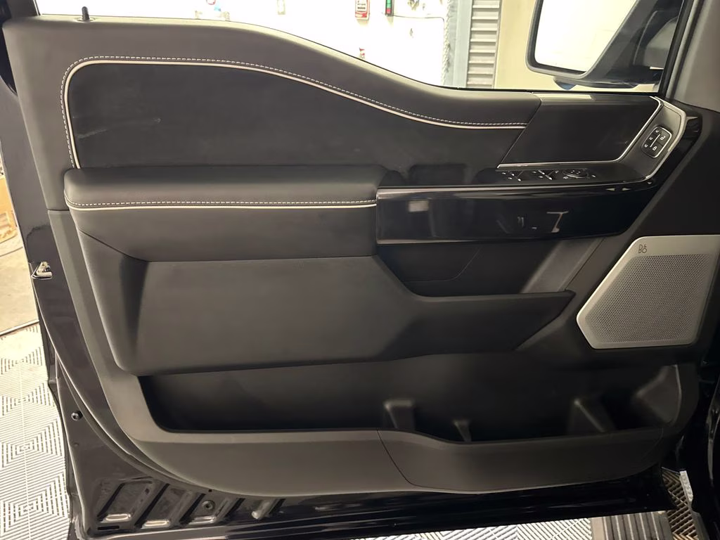 2025 Antimatter Blue Metallic Ford F-150 Lightning Platinum AWD Truck