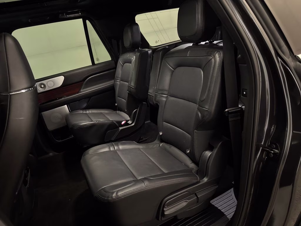2024 Starlight Gray Metallic Premium Colorant Lincoln Navigator L Reserve 4X4 SUV