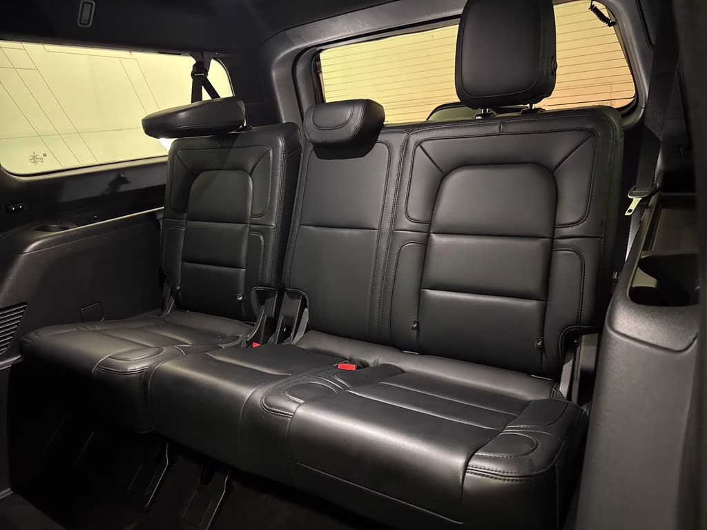 2024 Starlight Gray Metallic Premium Colorant Lincoln Navigator L Reserve 4X4 SUV