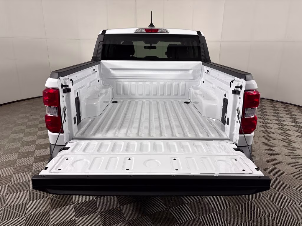 2026 Oxford White Ford Maverick XLT FWD Truck