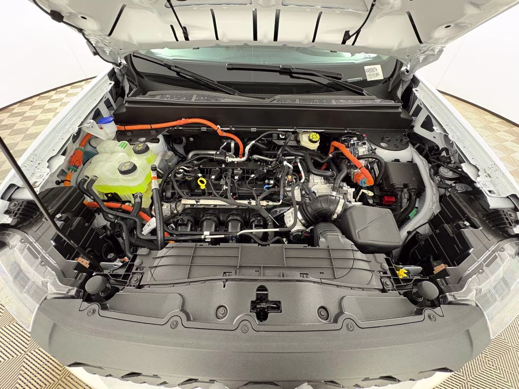 2026 Oxford White Ford Maverick XLT FWD Truck