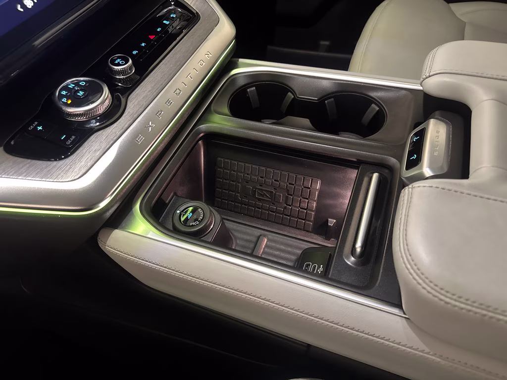 2025 Dark Matter Gray Metallic Ford Expedition Platinum 4X4 SUV